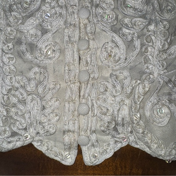 The White House Sheer Ribbon Embroidered Beaded Long Sleeve Ivory Shirt Petite P - Picture 4 of 11
